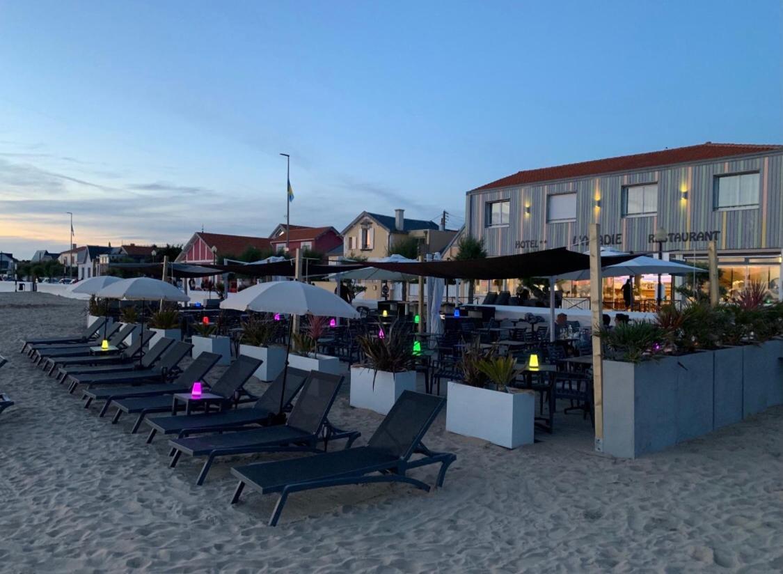 Acadie Saint Victor - Hotel Restaurant - Face Mer - Chatelaillon Plage Экстерьер фото