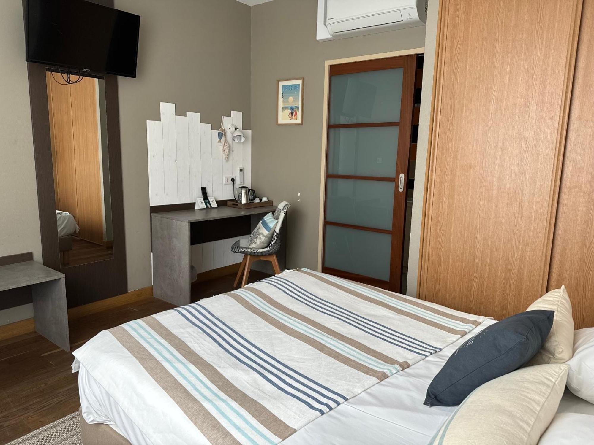 Acadie Saint Victor - Hotel Restaurant - Face Mer - Chatelaillon Plage Экстерьер фото