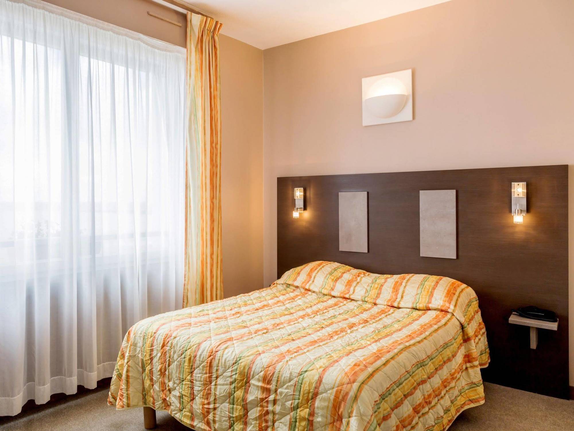 Acadie Saint Victor - Hotel Restaurant - Face Mer - Chatelaillon Plage Экстерьер фото